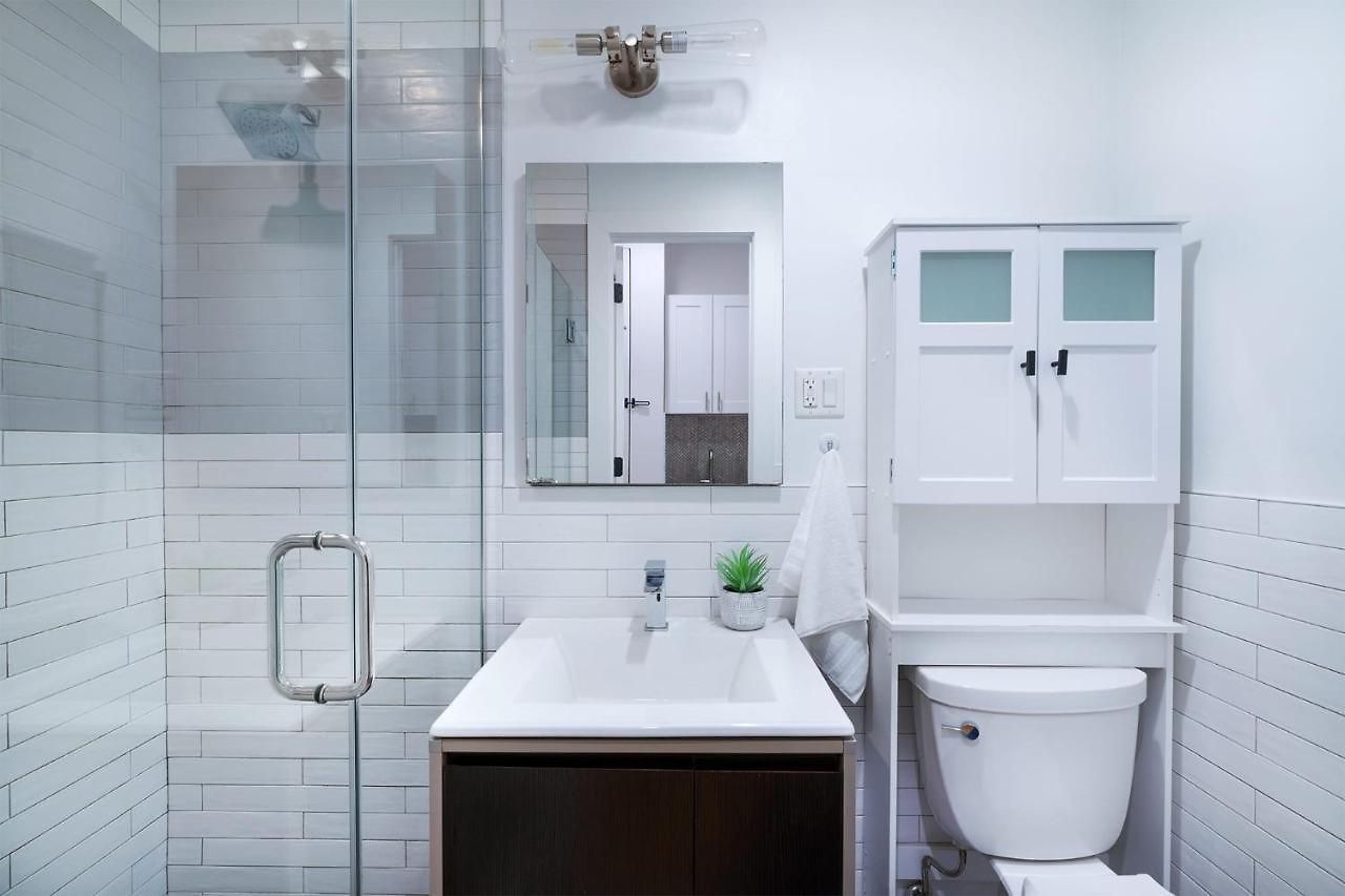 1290-6 Newly Renovated 2 Bedrooms In Ues Apartment *