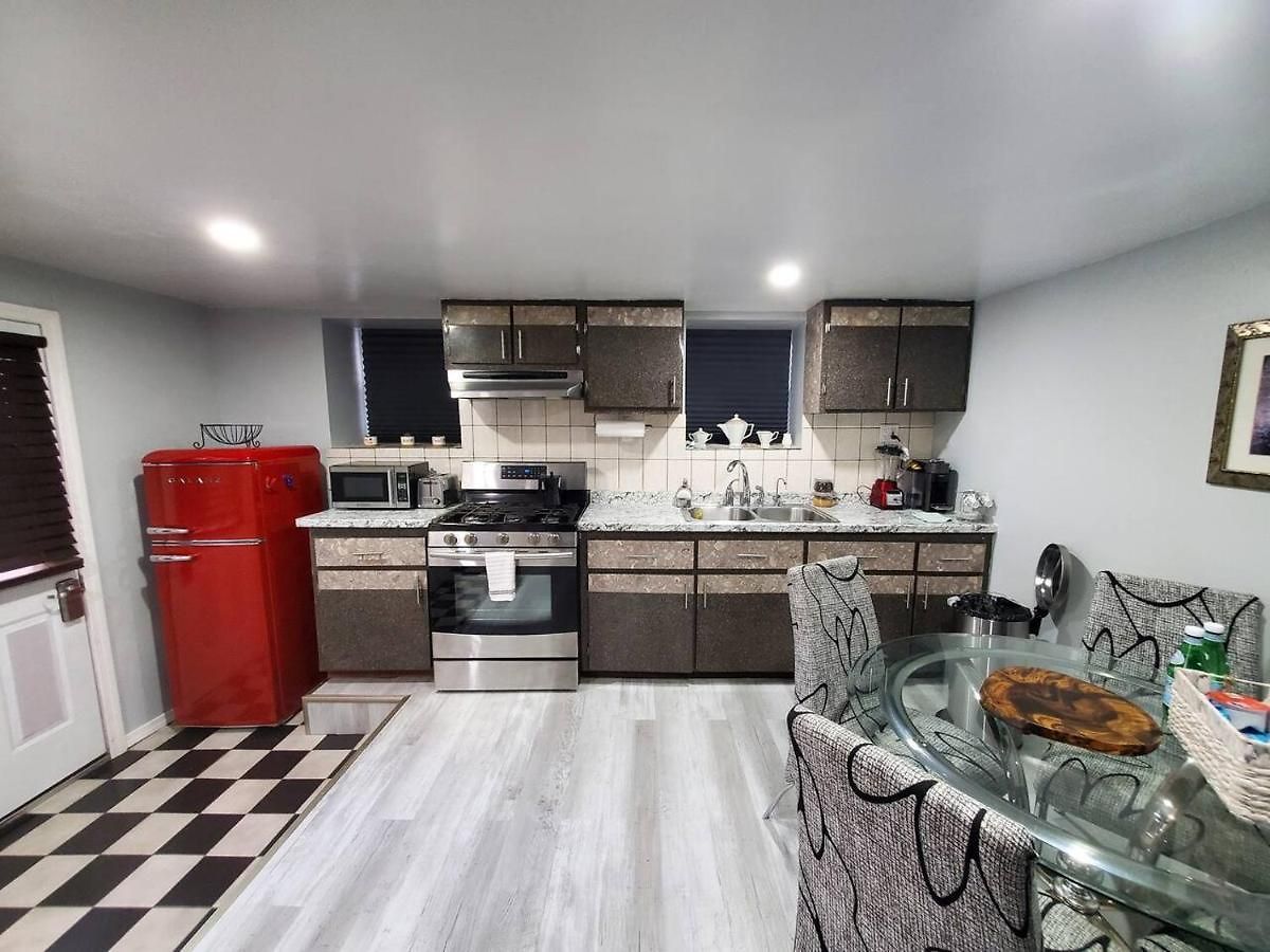 Apartment Lovely 2 Bedroom With 2 Entrance And Parking