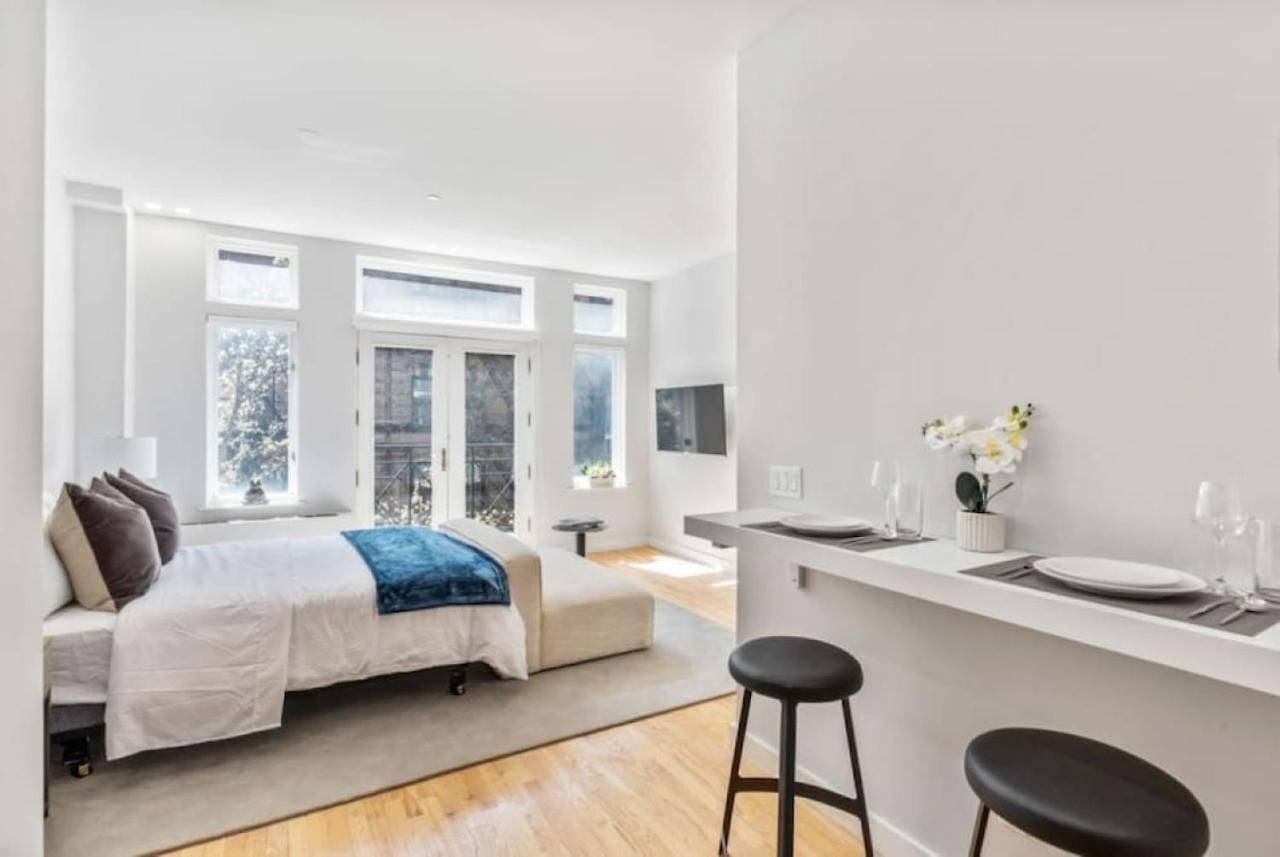 W Charming Juliet Balcony In Upper East * New York