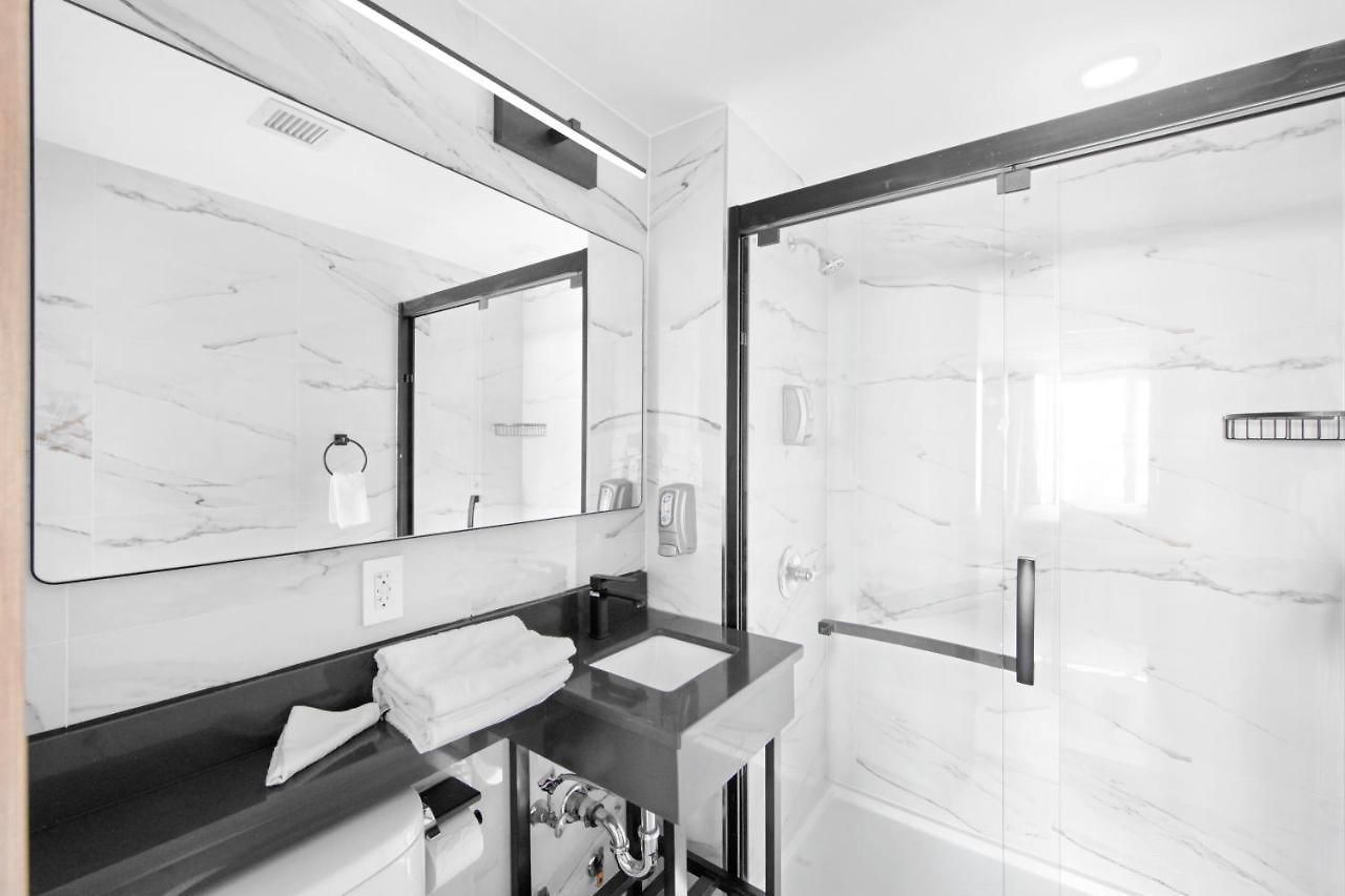 Tremont Bronx-grand Opening Hotel 3*