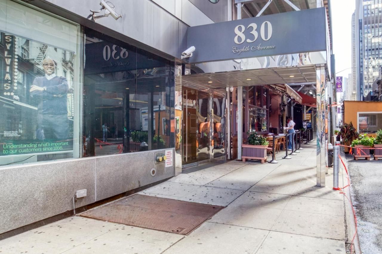 Tasteful Midtown W 1br W Gym Nr Times Sq Nyc-643 Apartment *
