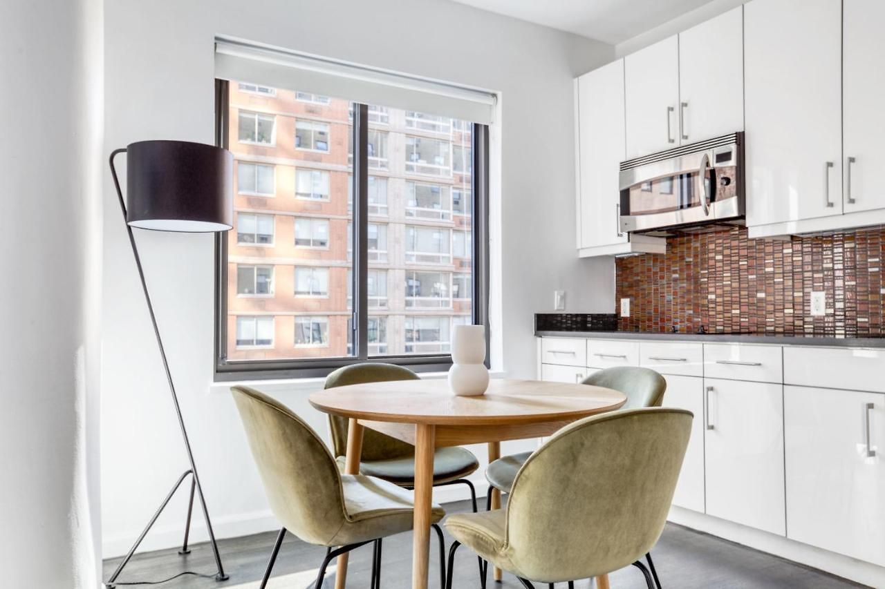 Tasteful Midtown W 1br W Gym Nr Times Sq Nyc-643 New York