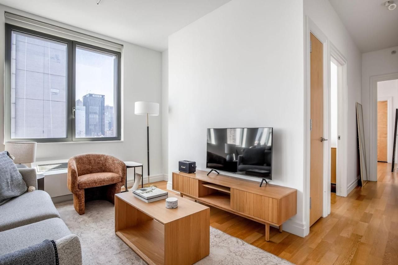 Apartment Midtown West 2br W Elevator Wd Nr Park Nyc-1244 *