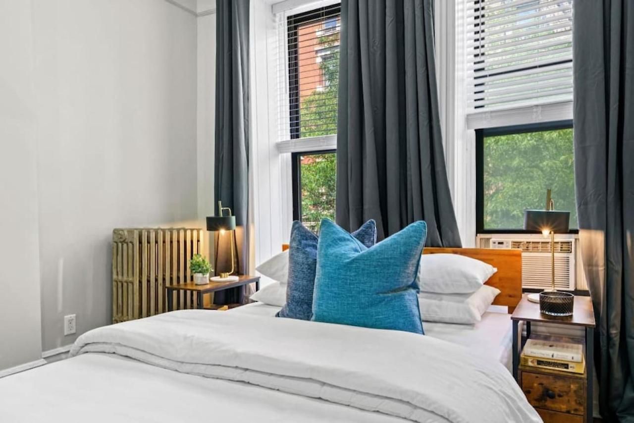 Spacious 3-bed Brownstone Near Columbia Uni *