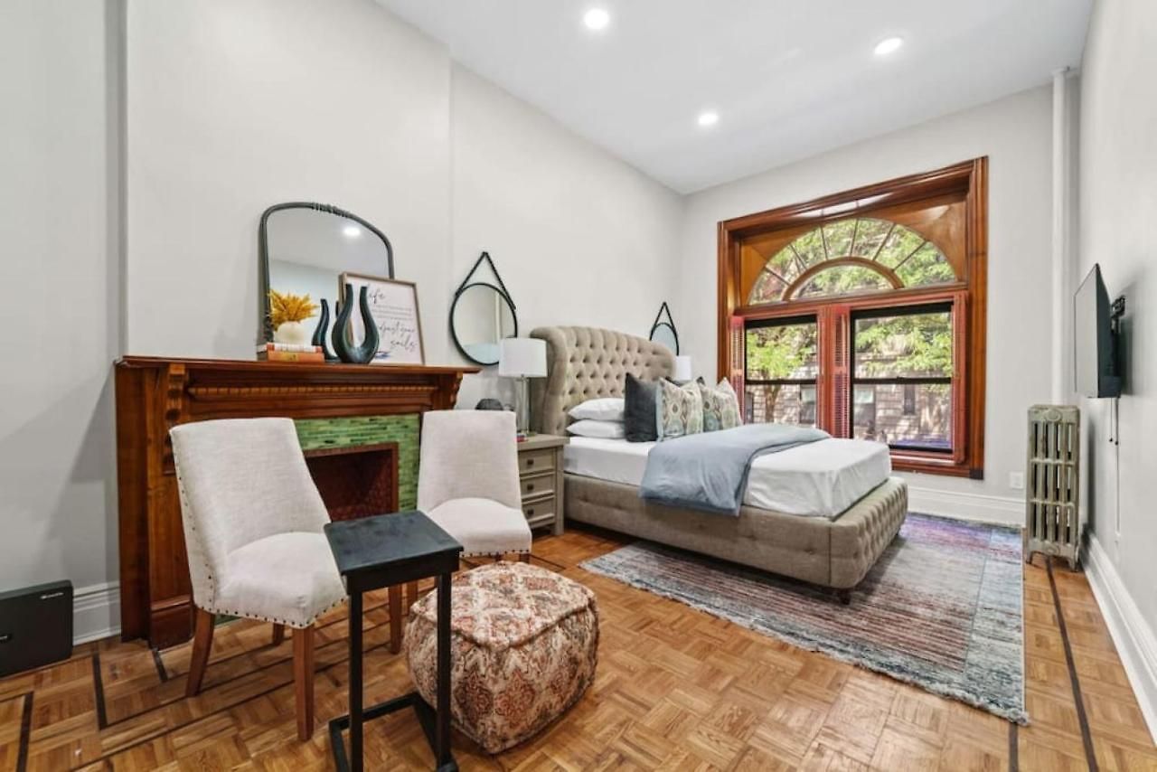 Brownstone Near Subway And Columbia Uni Apartment