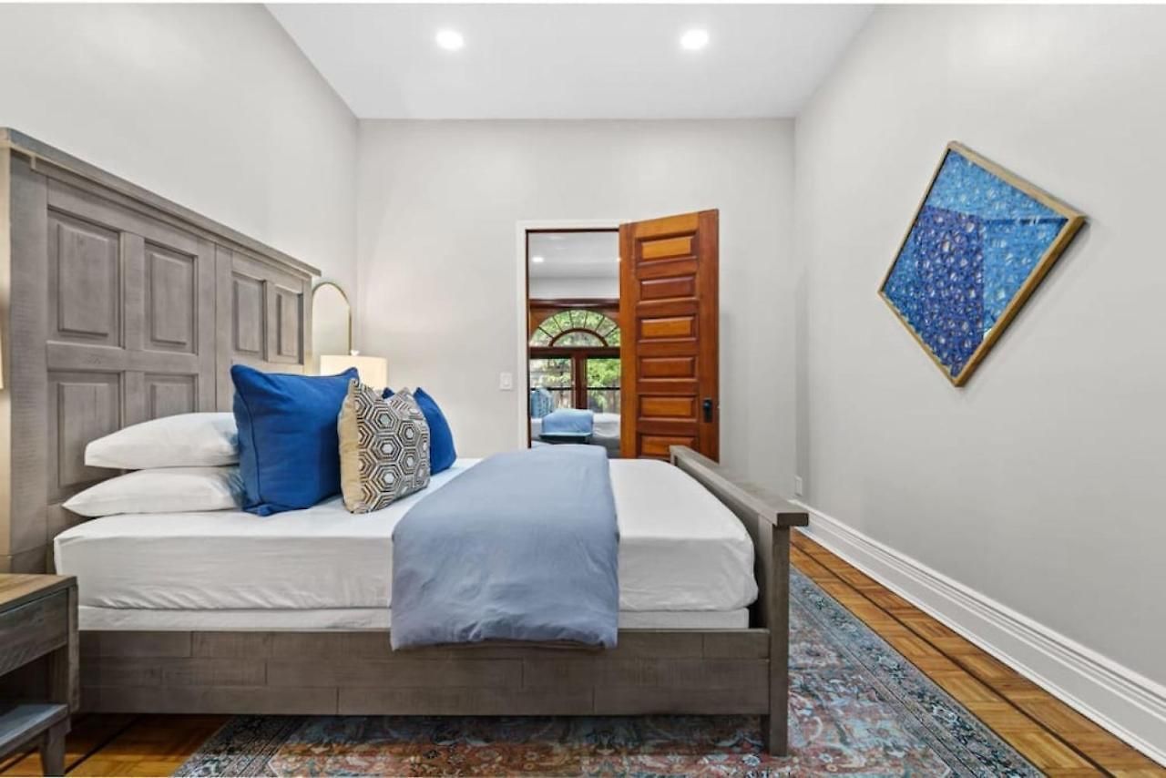 Apartment Brownstone Near Subway And Columbia Uni *