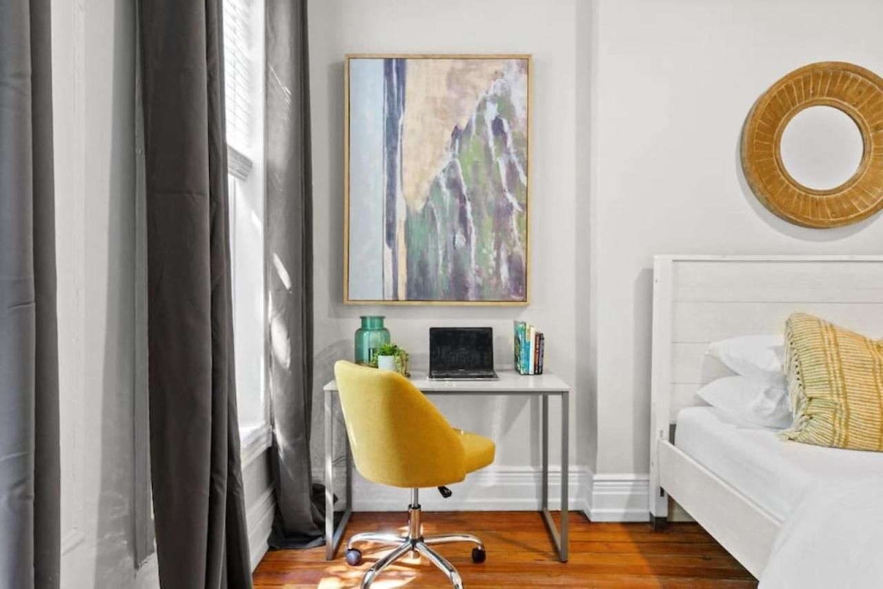 Spacious 3-bed Brownstone Near Columbia Uni Holiday home