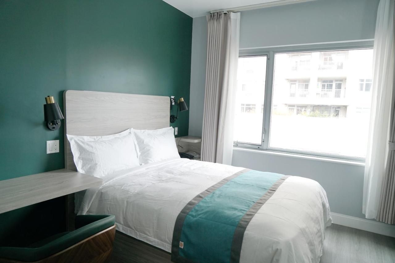 Hotel Starlight Near Lga Airport 3*