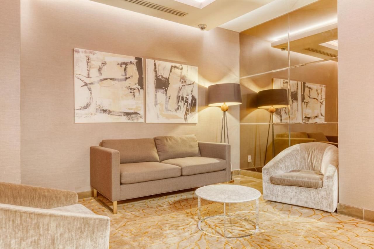 Apartment Ues 2br W Elevator Doorman Nr Transportation Nyc-1297
