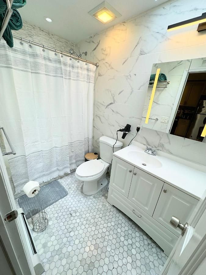 The Waltham Private & Bathroom John F Kennedy Jfk Lga Airport Manhattan Penn Station Bullet-train 15 Min 3* New York
