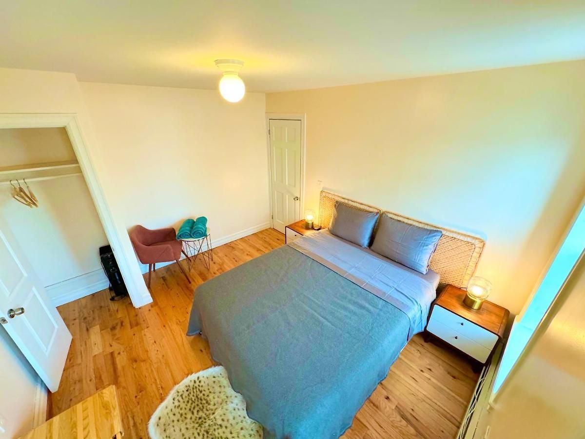 Guest house The Waltham Private & Bathroom John F Kennedy Jfk Lga Airport Manhattan Penn Station Bullet-train 15 Min