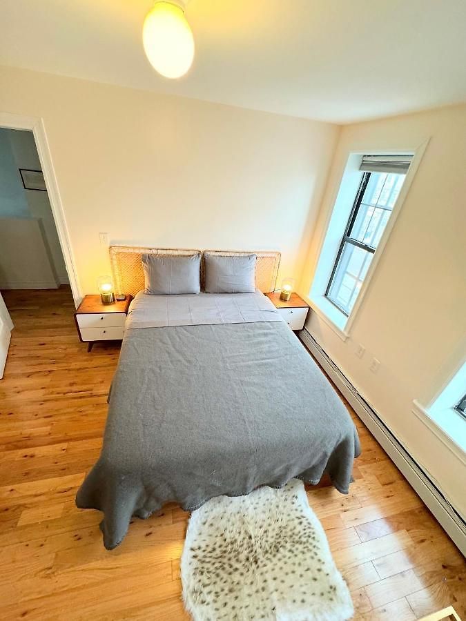 The Waltham Private & Bathroom John F Kennedy Jfk Lga Airport Manhattan Penn Station Bullet-train 15 Min New York