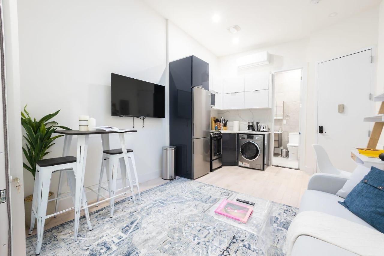 317-2a Sleek Modern 1br Ues W D * New York
