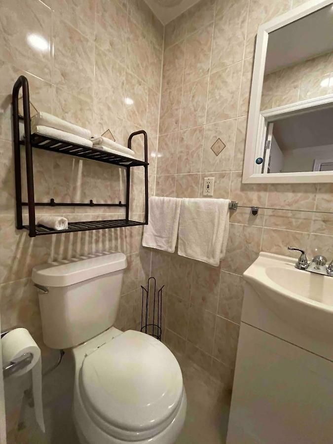 Entire Beautiful 2br L. Convenient Location In The Heart Of Queens! *