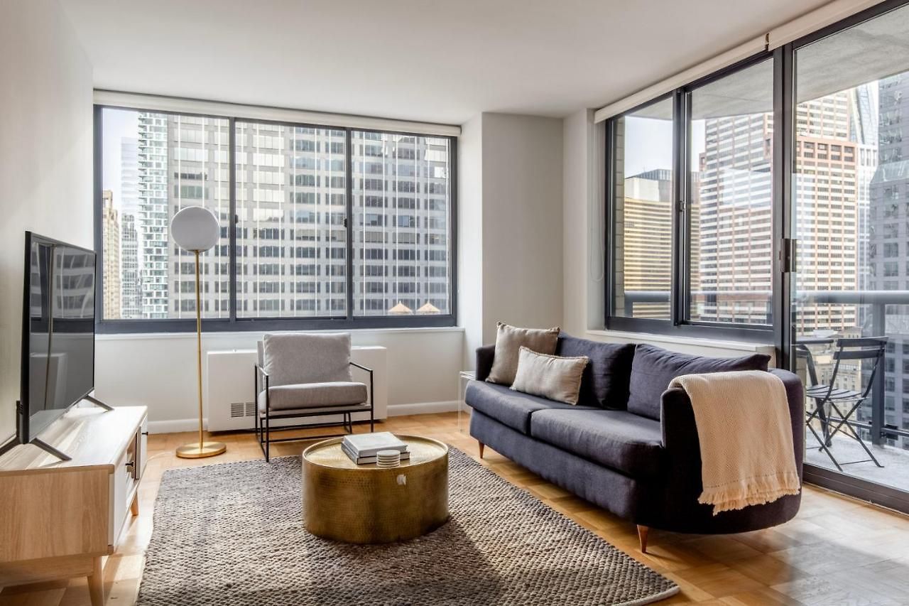 Apartment Midtown 1br W Elevator Gym Nr Times Square Nyc-1350 New York