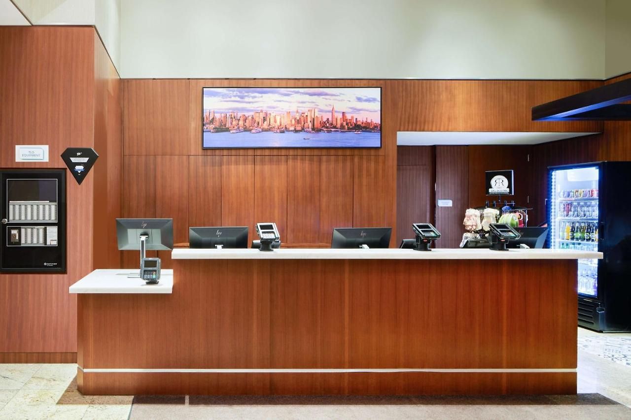 Hilton Garden West 35th Street Hotel 3*