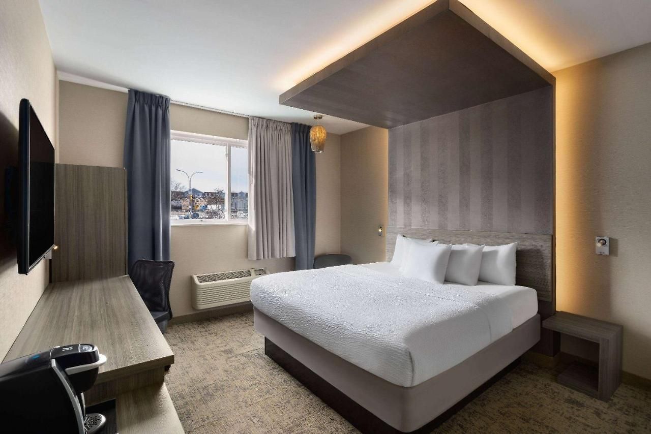 Ramada By Wyndham Bronx New York