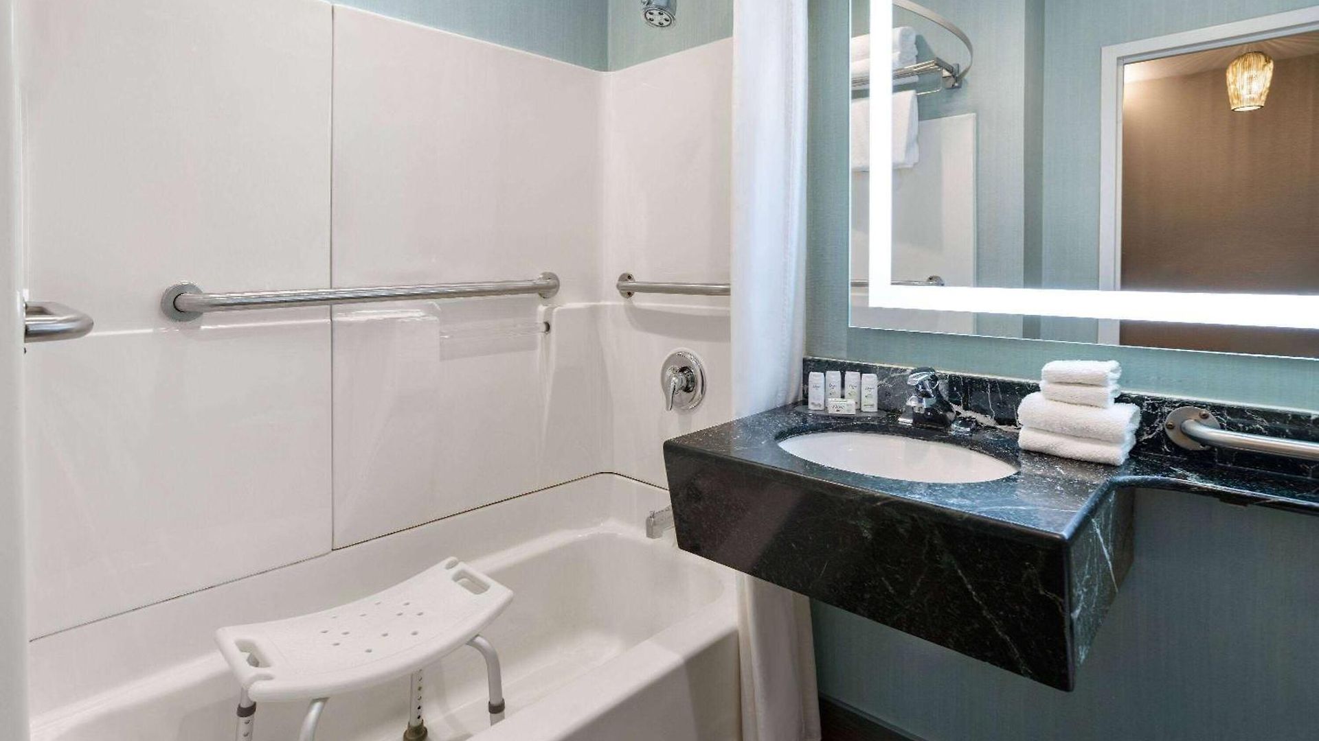 Ramada By Wyndham Bronx New York