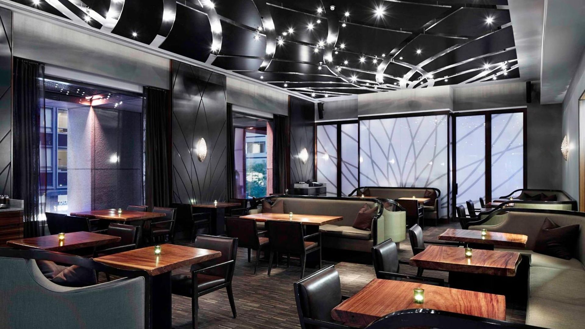 Hyatt Centric Street 4*