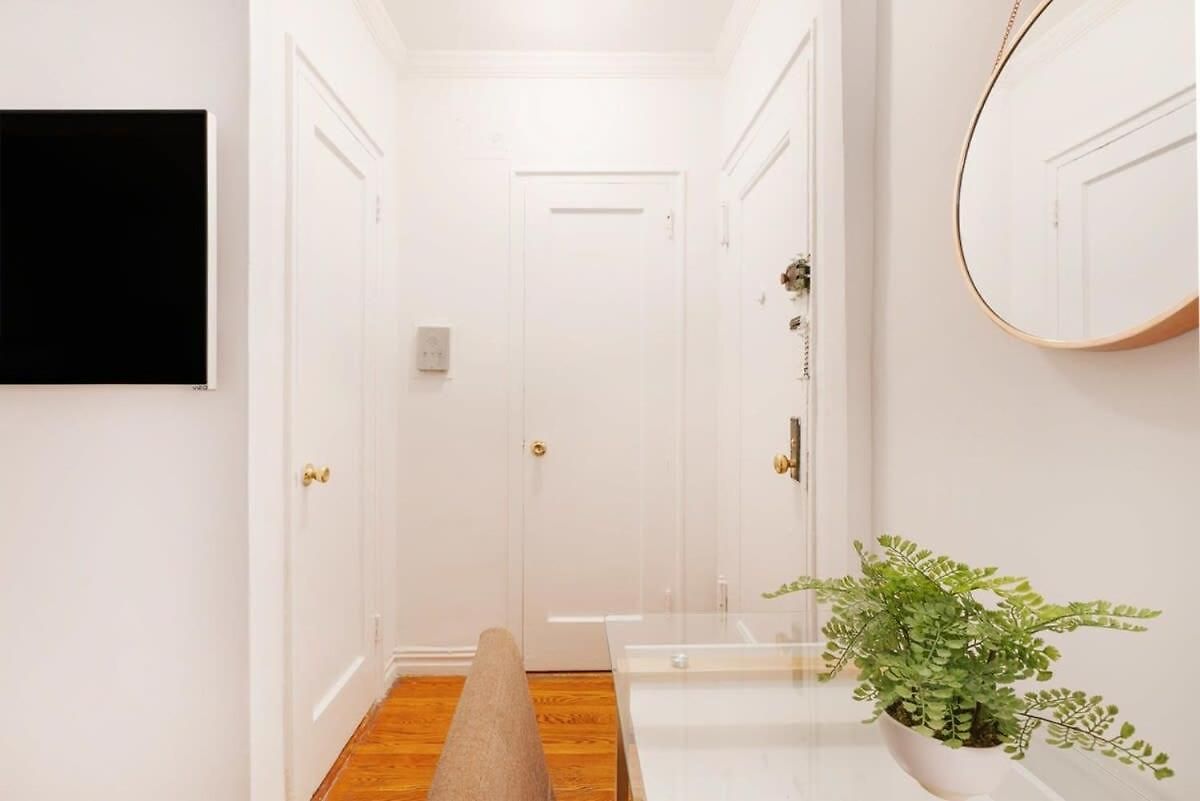 Apartment 105-1g Park Ave Location Value Sleeps3 *