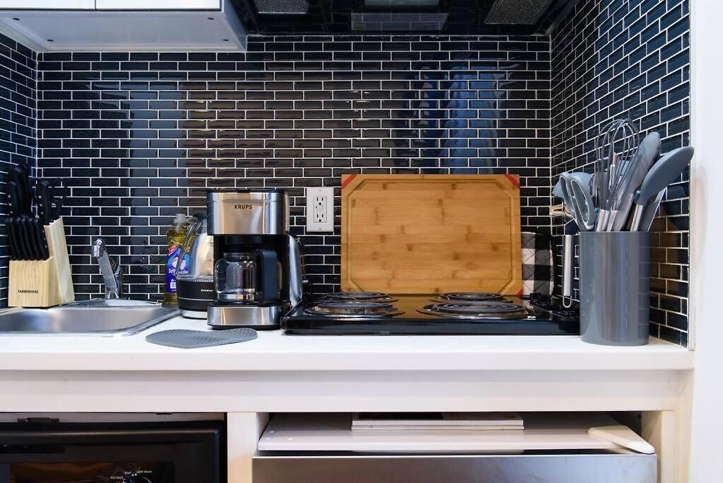 Apartment 69-4b Modern Lower East Side 1br Prime Location *