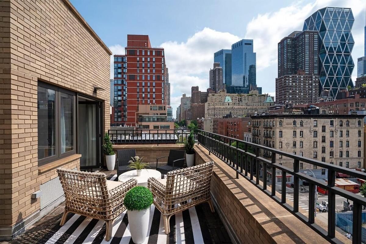 809-6a New 2br Private Roof & View Apartment *