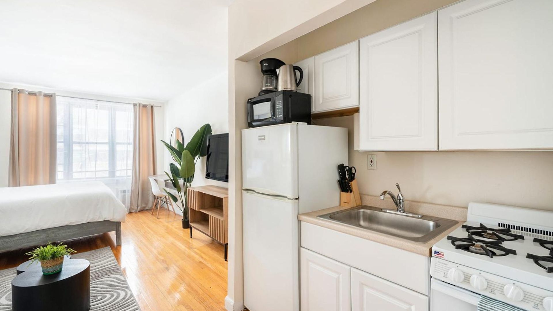 Apartment 338-3b Union Square Newly Reno Sleeps 3 *