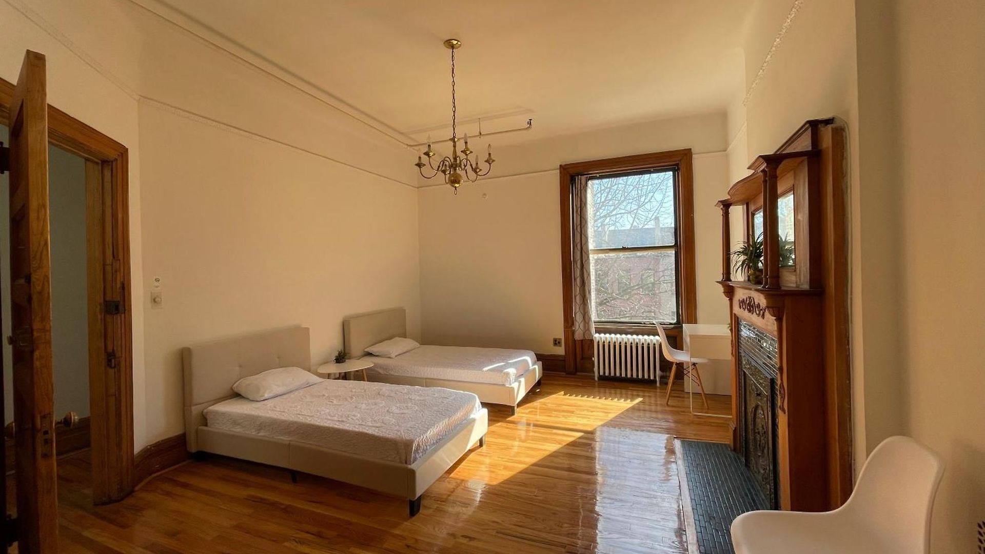 Large In Charming Townhouse Homestay