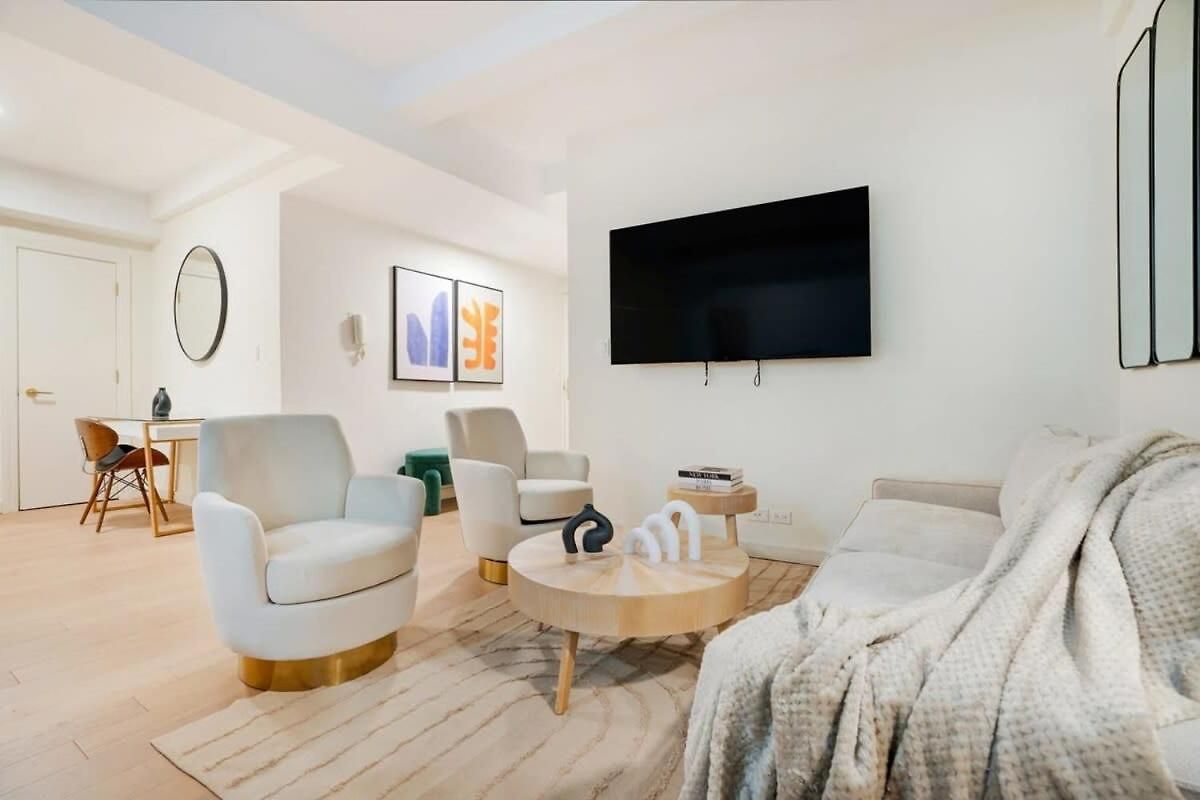 Apartment 52-3de Newly Renovated 2br Bth Midtown East *