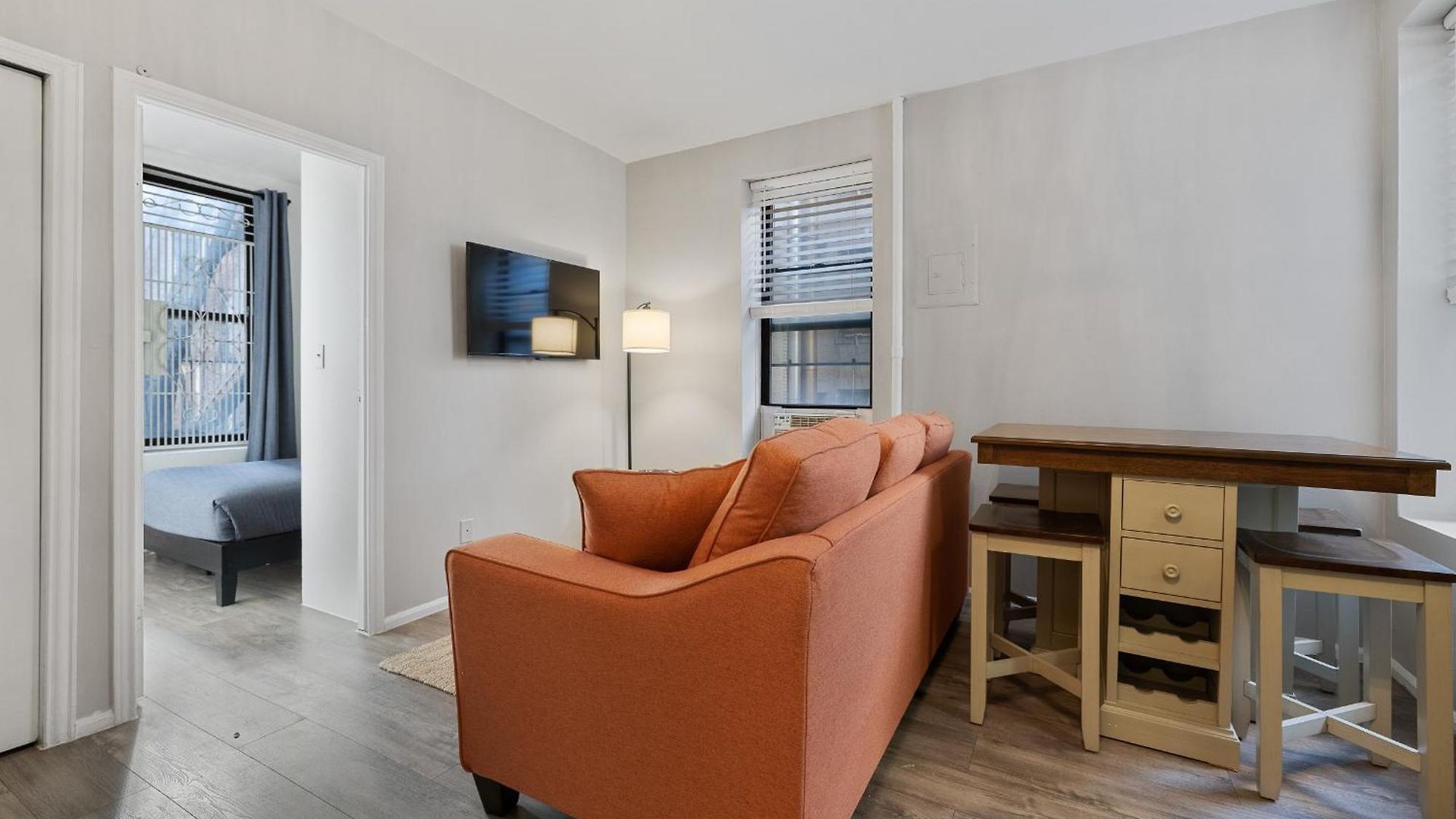 Inspiring Urban Life, Times Square Apartment *