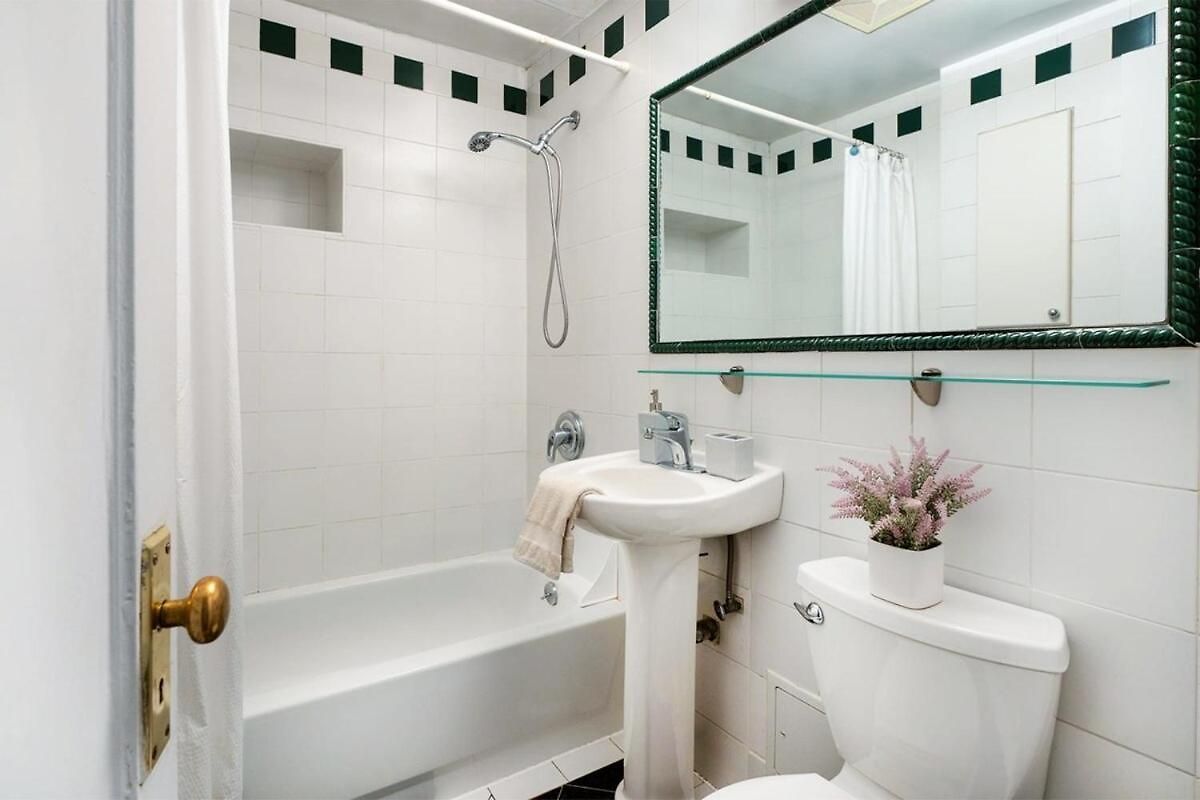 61-2a Large 1br In Upper East Side Apartment New York