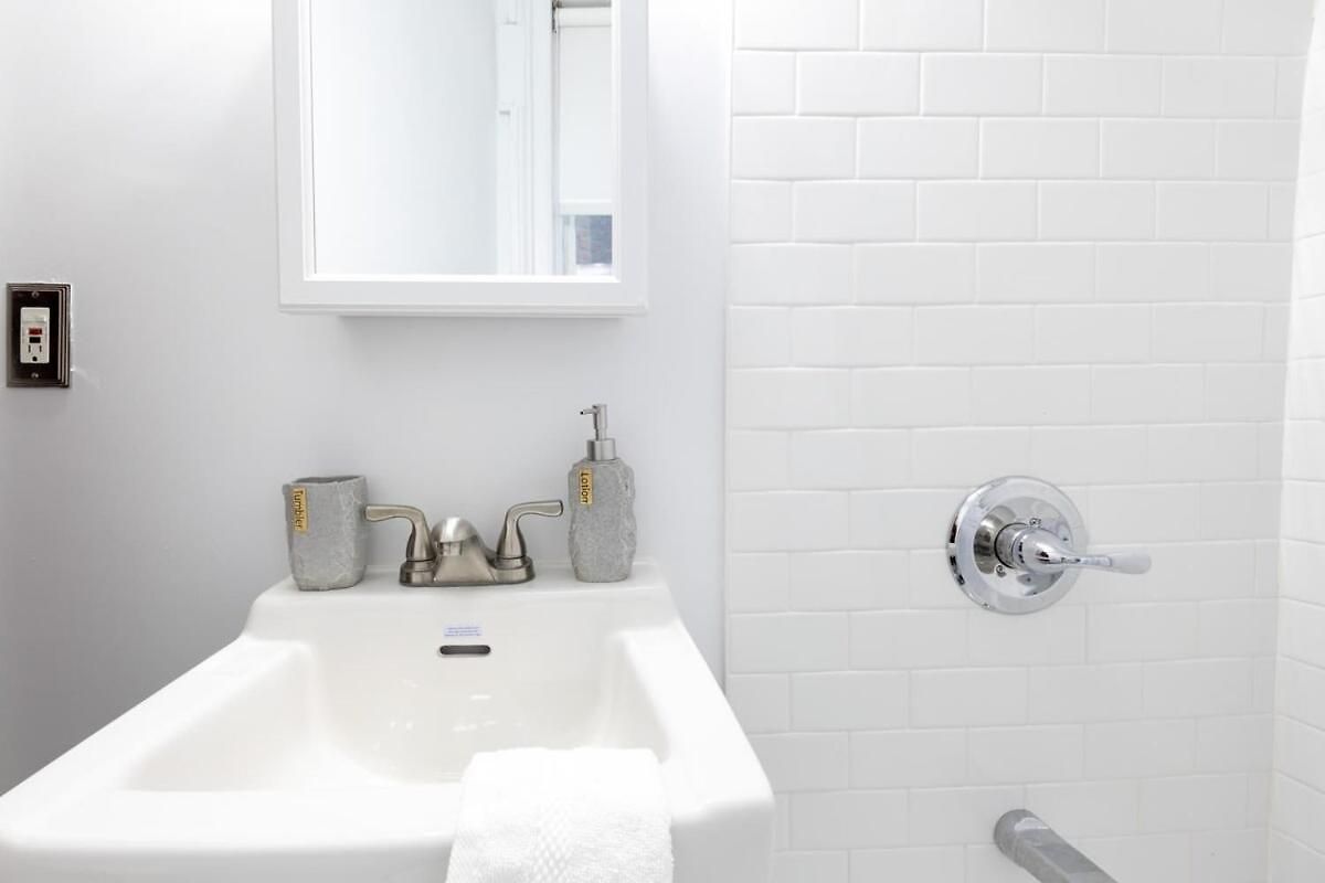 Apartment E10-1 Designer East Village Townhouse 1br New York