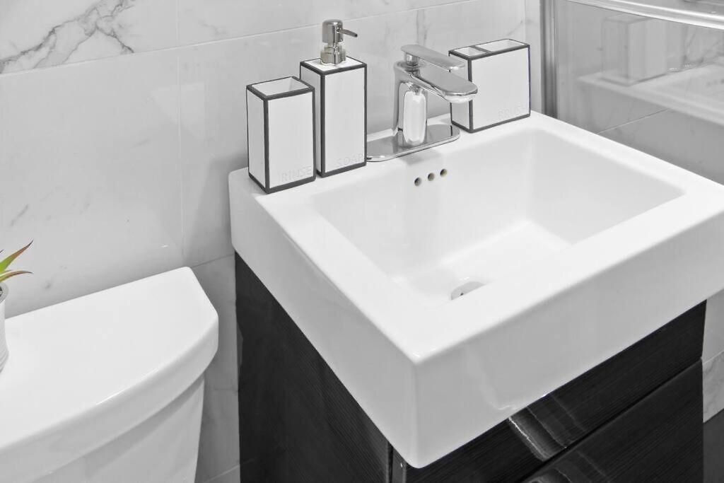 69-4b Modern Lower East Side 1br Prime Location New York