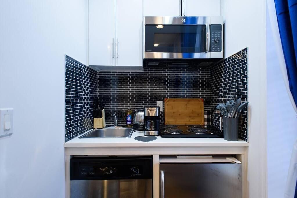 Apartment 69-4b Modern Lower East Side 1br Prime Location New York