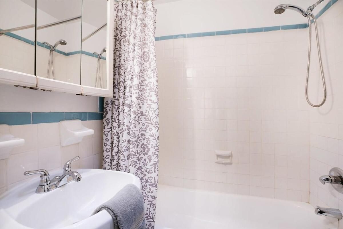 11-4f Prime West Village Designer 1br Apartment