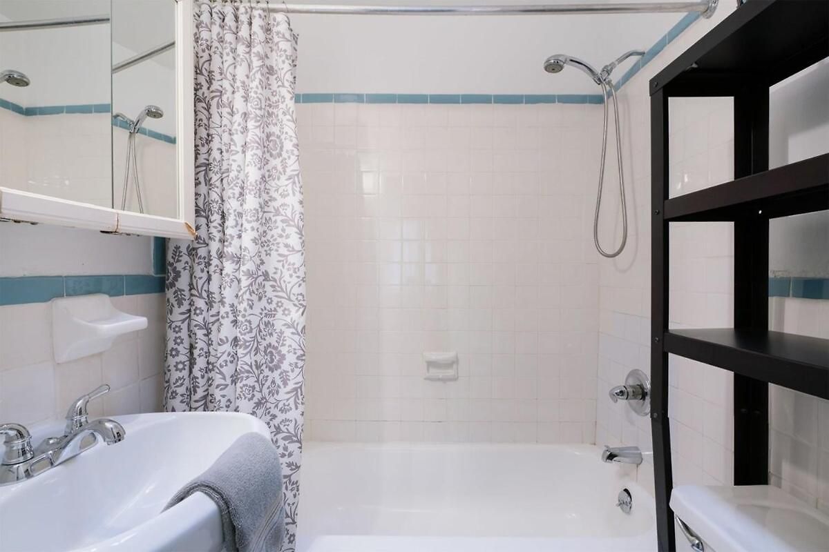 11-4f Prime West Village Designer 1br