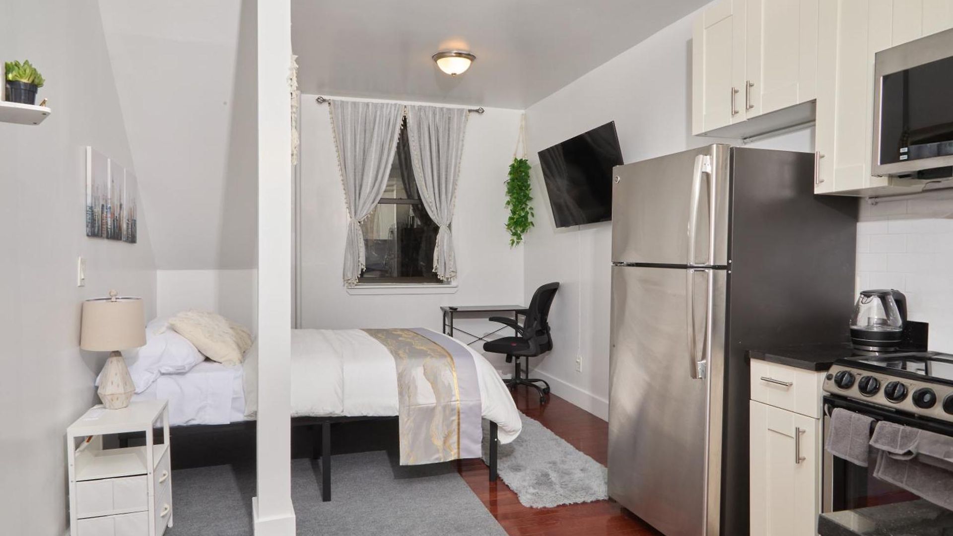 Private Loft In Hells Kitchen Near Times Square Apartment *
