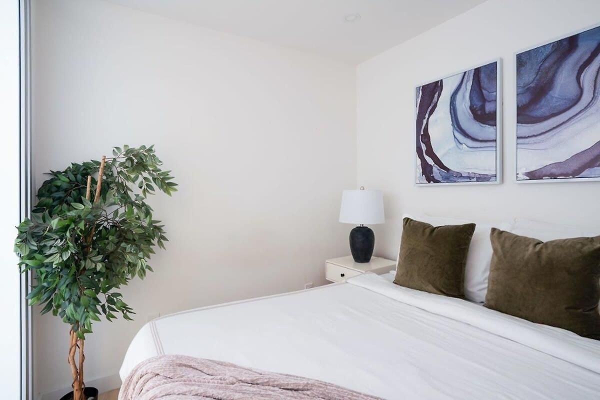 75-3b 3br Luxury Duplex Brand New &d Elevator