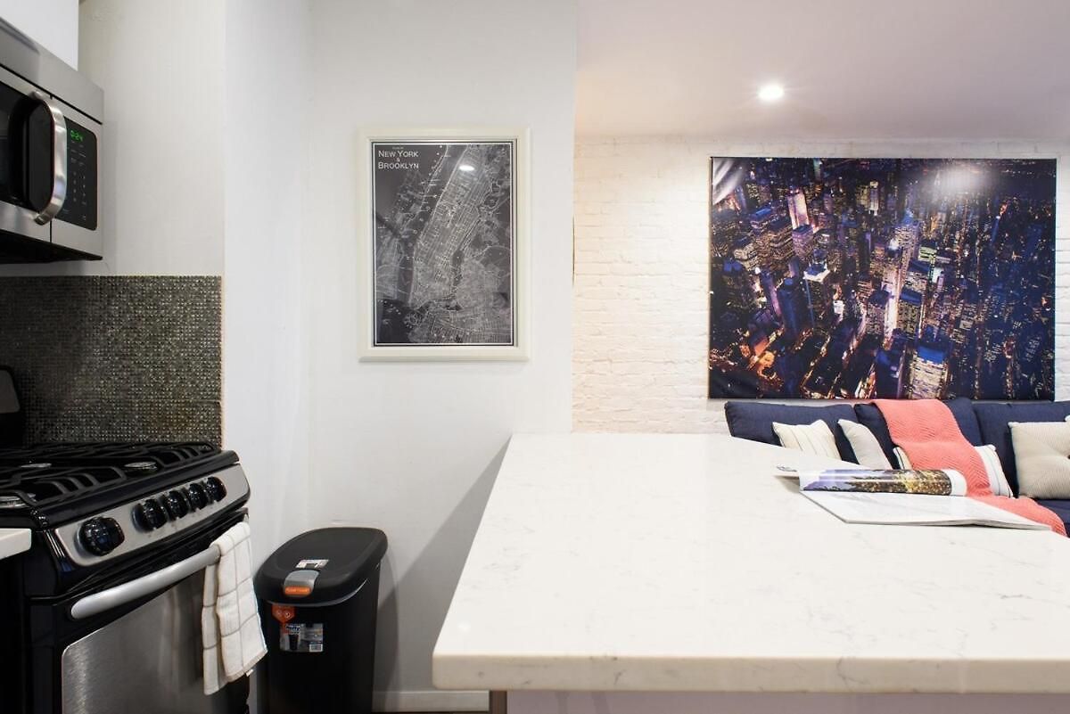 26-4b Newly Furnished 1br W D Courtyard *