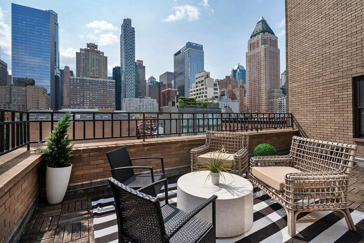 809-6a New 2br Private Roof & View * New York
