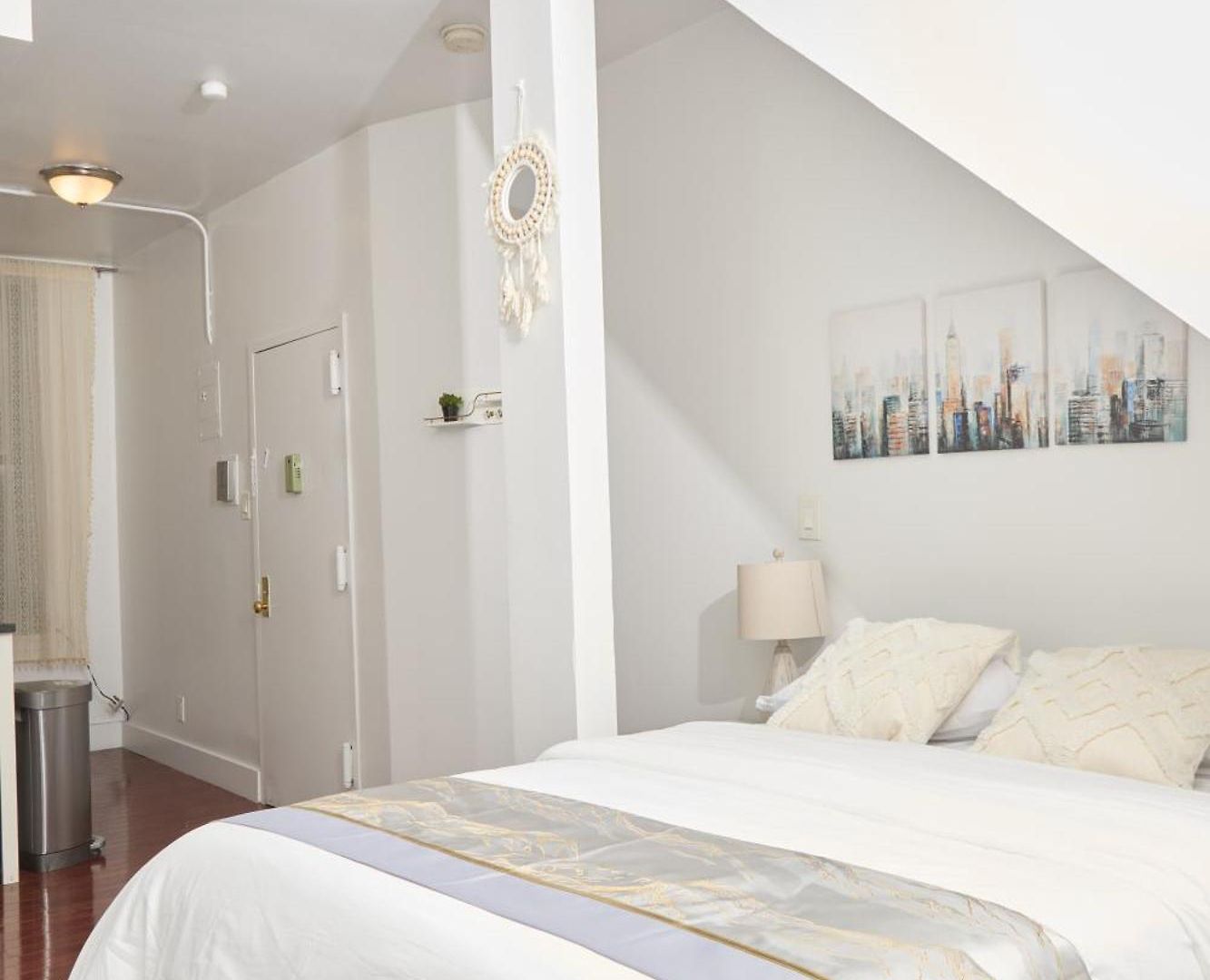 Private Loft In Hells Kitchen Near Times Square * New York