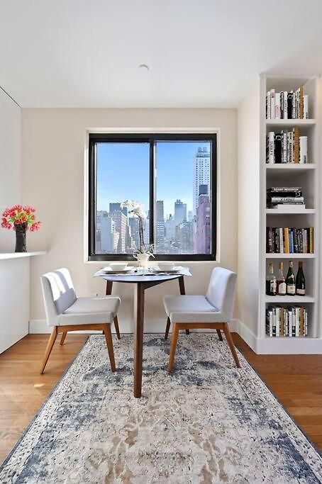Modern One Bedroom With Private Balcony *