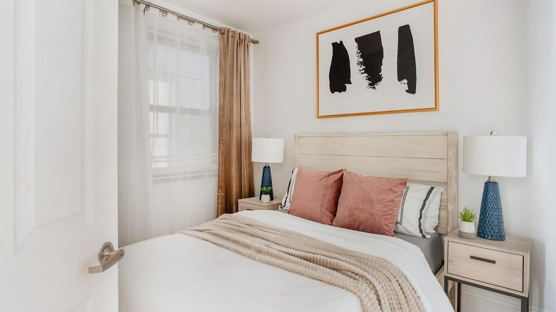 69-4d Trendy Lower East Side 1b Brand New *