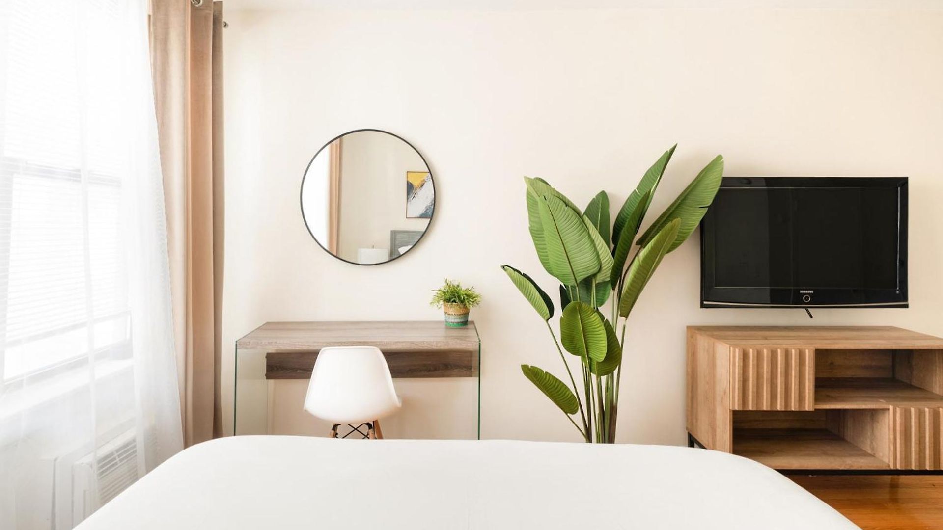 338-3b Union Square Newly Reno Sleeps 3 Apartment *