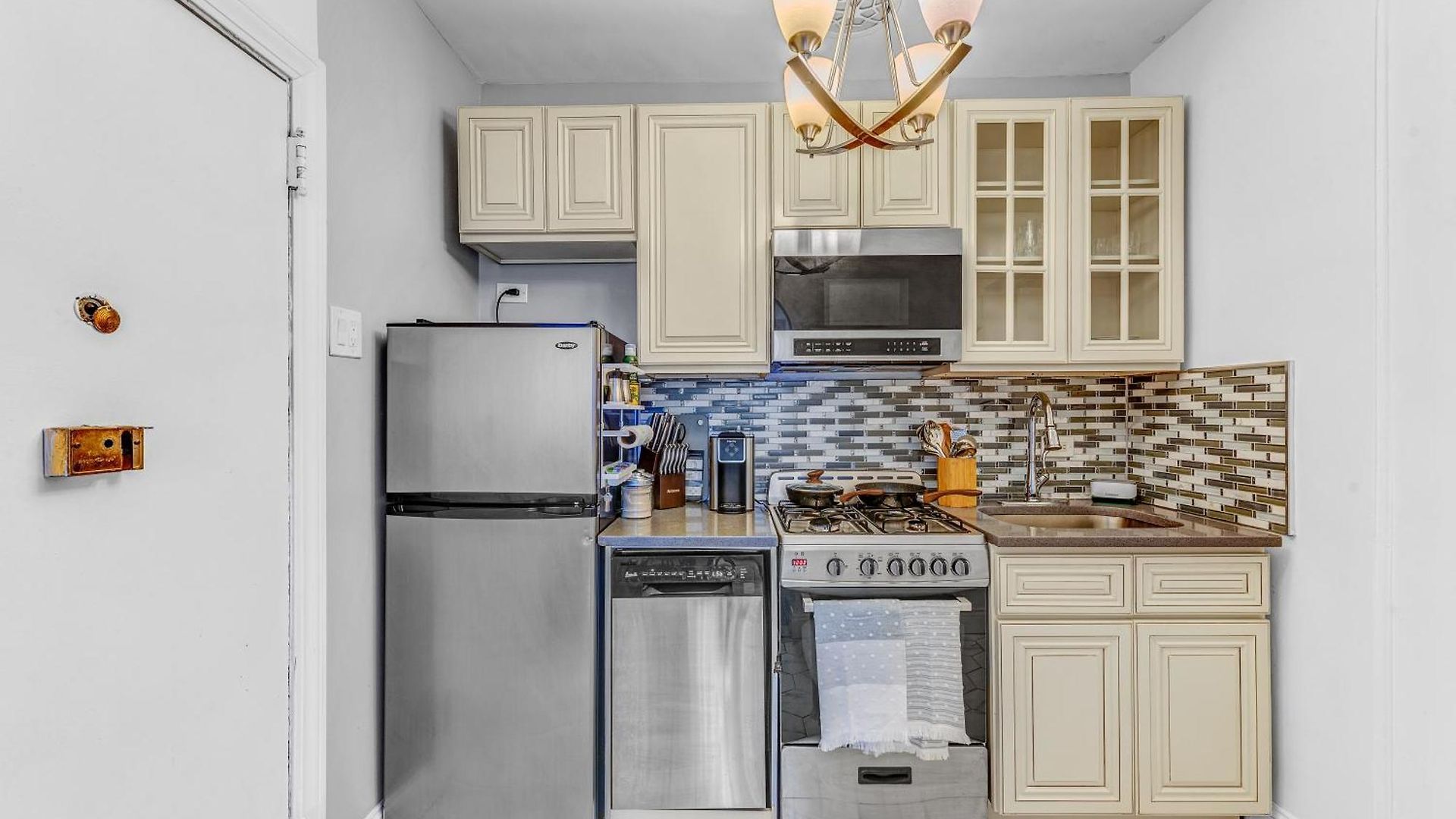 2bd Stylish Brooklyn Heights - Steps Waterfront * New York