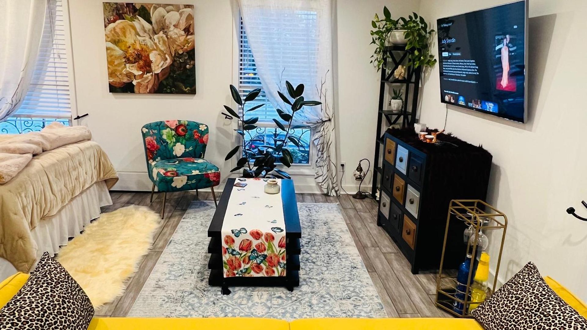Eleni's Charming Apartment *