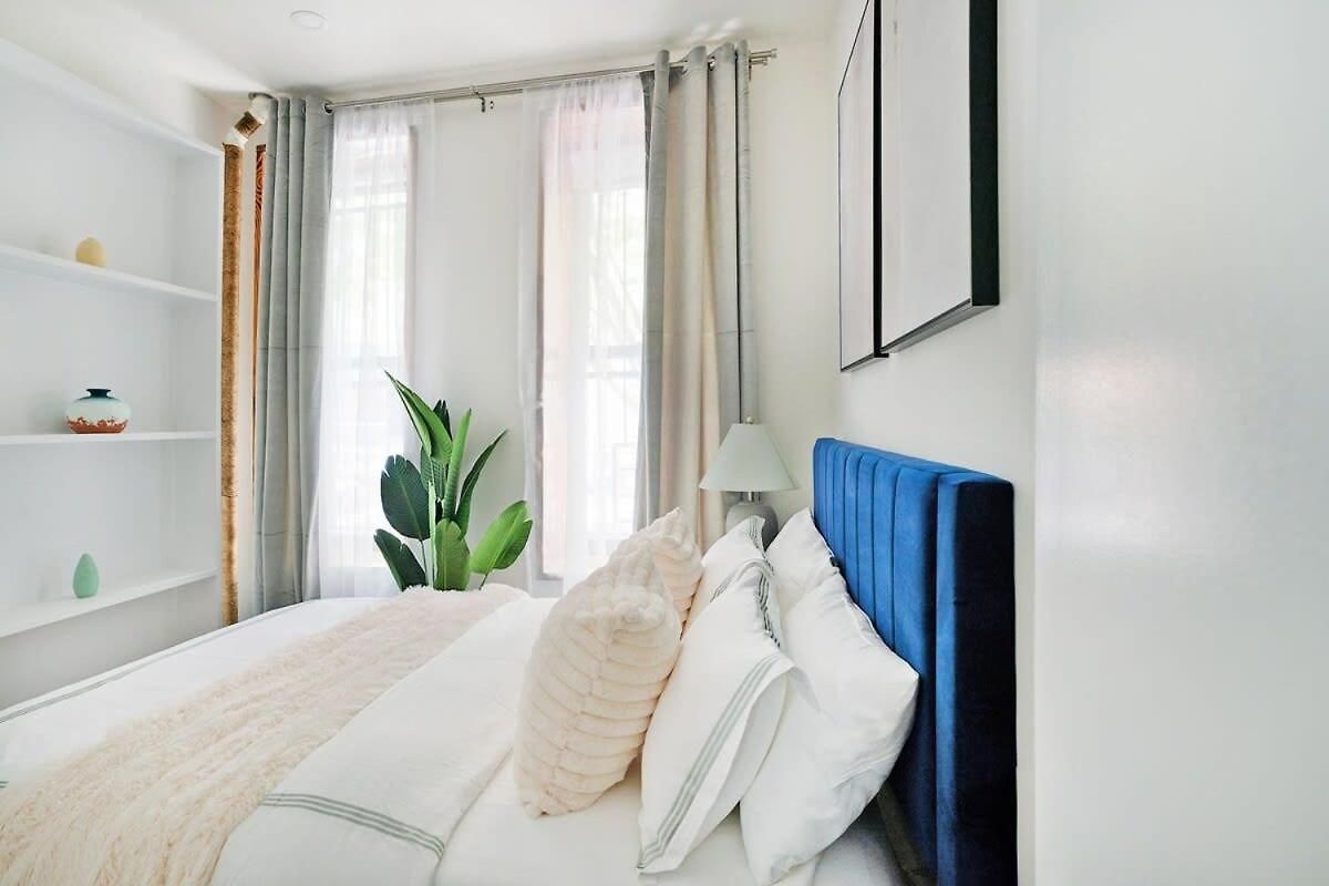 48-1fe Brand New 1br Prime Hell's Kitchen Wd In Unit Apartment