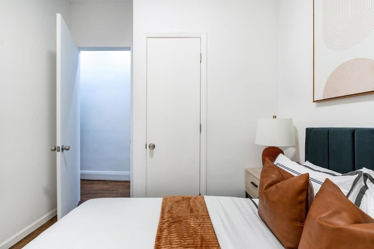 91-1d 3br 2baths Duplex With A Private Back Yard - Gym *