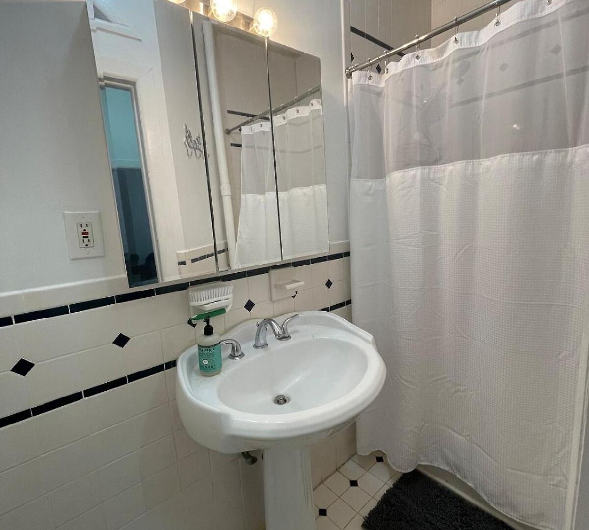 Guest house Comfy By Columbus Circle
