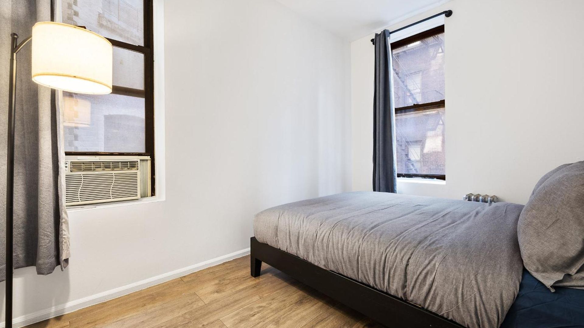 Centrally Located Manhattan ,times Square/hell's Kitchen Apartment New York